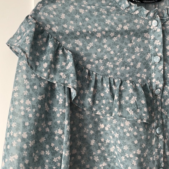 Zara blouse - Picture 2 of 5